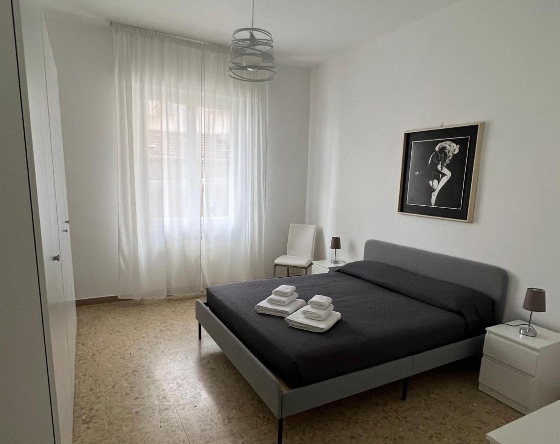 Manubella Appartamento 5 Vani Con Giardino La Spezia Luaran gambar